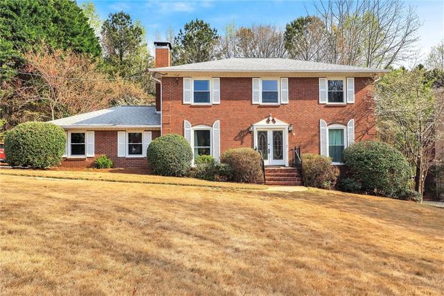 2652 Fontainebleau Drive, Dunwoody, GA 30360