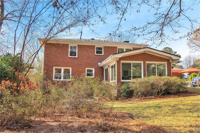 2652 Fontainebleau Drive, Dunwoody, GA 30360