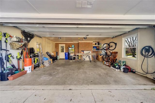 2652 Fontainebleau Drive, Dunwoody, GA 30360