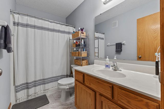 6928 91st Street NE, Monticello, MN 55362