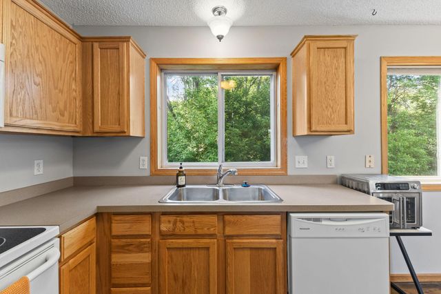 6928 91st Street NE, Monticello, MN 55362