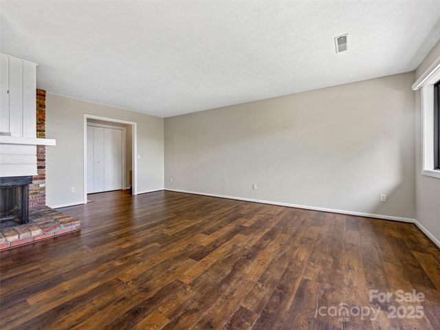 128 Country Ridge Road, Hendersonville, NC 28739