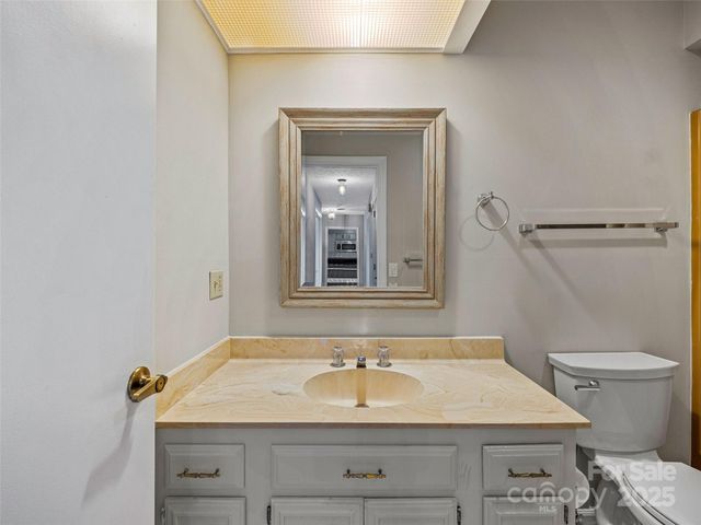 128 Country Ridge Road, Hendersonville, NC 28739