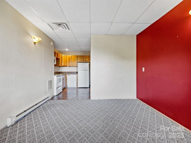 128 Country Ridge Road, Hendersonville, NC 28739