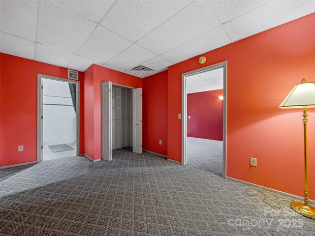 128 Country Ridge Road, Hendersonville, NC 28739