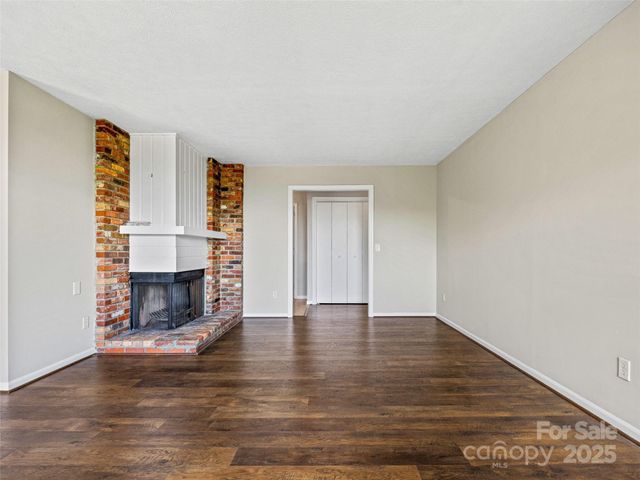 128 Country Ridge Road, Hendersonville, NC 28739