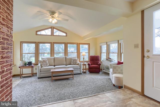 7041 TERRANN DR, Harrisburg, PA 17112