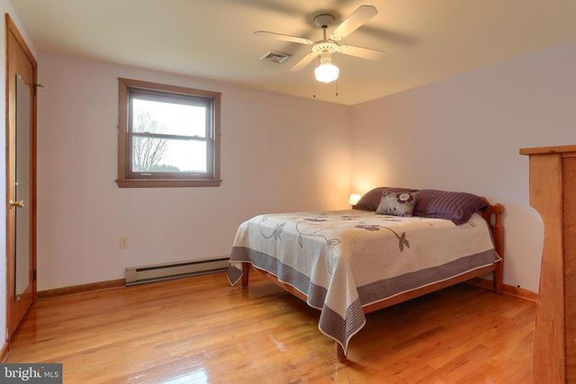 7041 TERRANN DR, Harrisburg, PA 17112