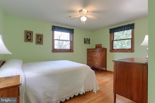 7041 TERRANN DR, Harrisburg, PA 17112