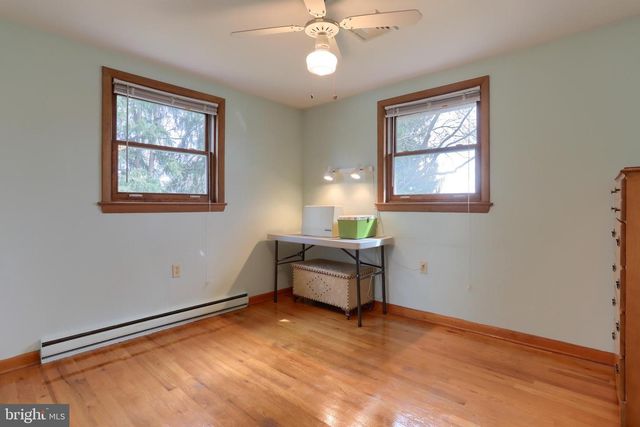 7041 TERRANN DR, Harrisburg, PA 17112