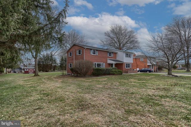 7041 TERRANN DR, Harrisburg, PA 17112