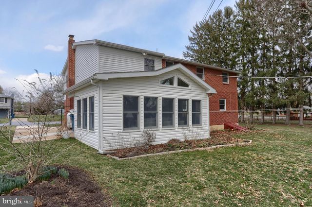 7041 TERRANN DR, Harrisburg, PA 17112