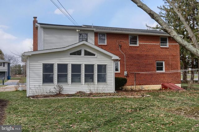 7041 TERRANN DR, Harrisburg, PA 17112