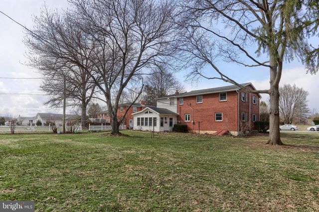 7041 TERRANN DR, Harrisburg, PA 17112