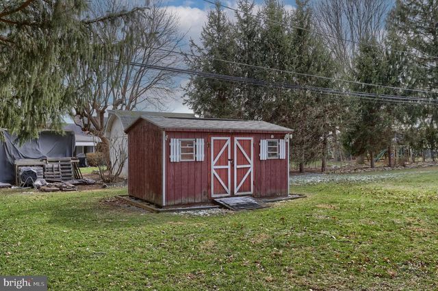 7041 TERRANN DR, Harrisburg, PA 17112