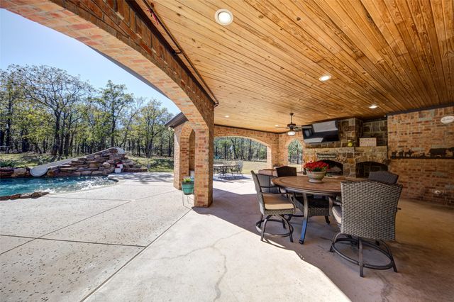 9199 Farm to Market 1810, Chico, TX 76431