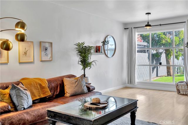 6514 Coldwater Canyon, Valley Village, CA 91606