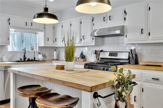 6514 Coldwater Canyon, Valley Village, CA 91606