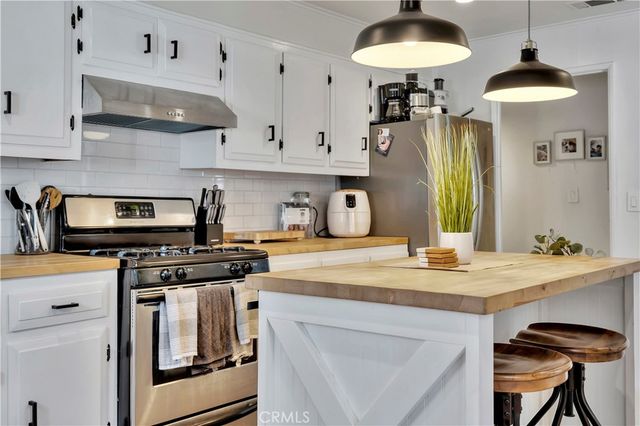 6514 Coldwater Canyon, Valley Village, CA 91606