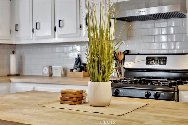 6514 Coldwater Canyon, Valley Village, CA 91606