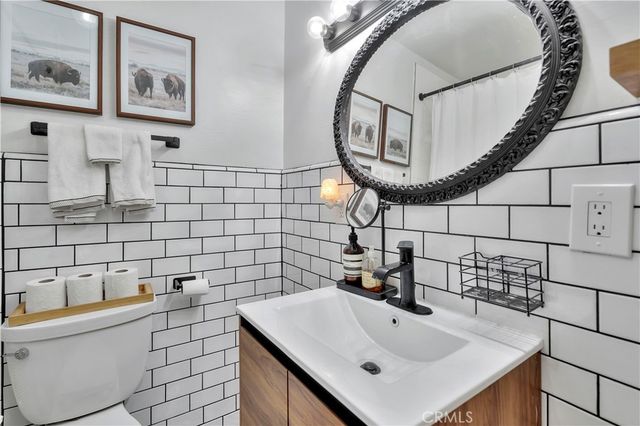 6514 Coldwater Canyon, Valley Village, CA 91606