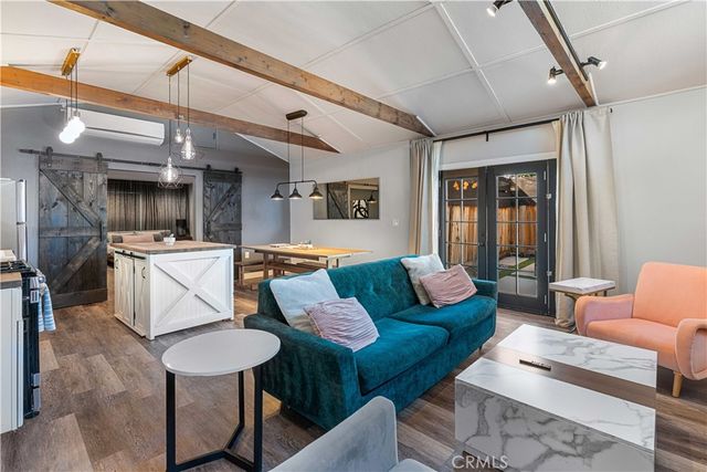 6514 Coldwater Canyon, Valley Village, CA 91606