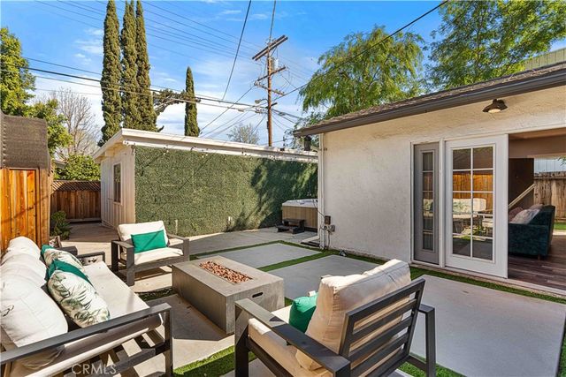 6514 Coldwater Canyon, Valley Village, CA 91606