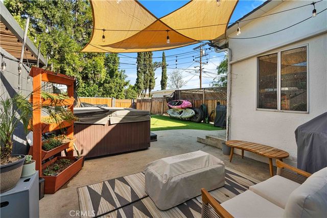 6514 Coldwater Canyon, Valley Village, CA 91606