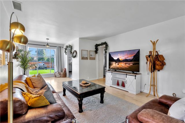 6514 Coldwater Canyon, Valley Village, CA 91606