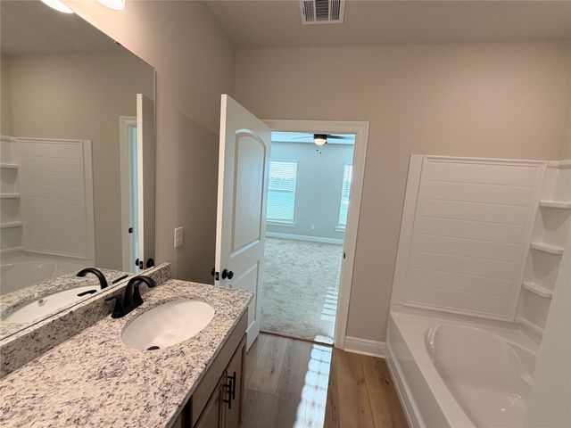 820 Venecia Drive, Bossier City, LA 71111