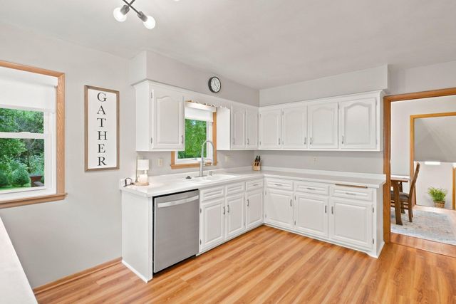 6525 Maple Drive, Waconia, MN 55387