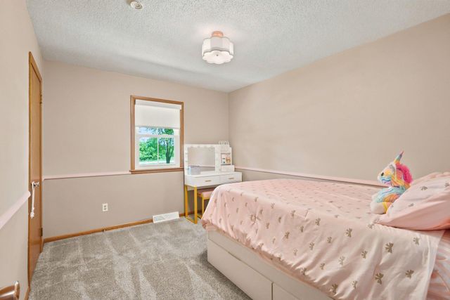 6525 Maple Drive, Waconia, MN 55387