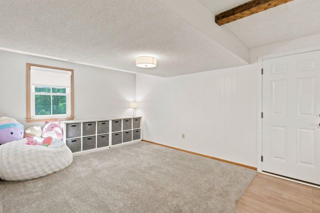 6525 Maple Drive, Waconia, MN 55387