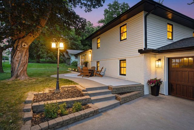 6525 Maple Drive, Waconia, MN 55387