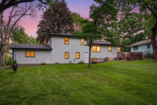 6525 Maple Drive, Waconia, MN 55387