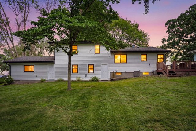 6525 Maple Drive, Waconia, MN 55387