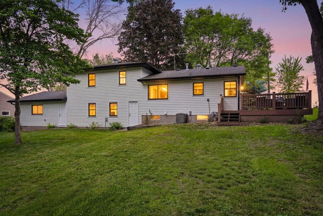 6525 Maple Drive, Waconia, MN 55387