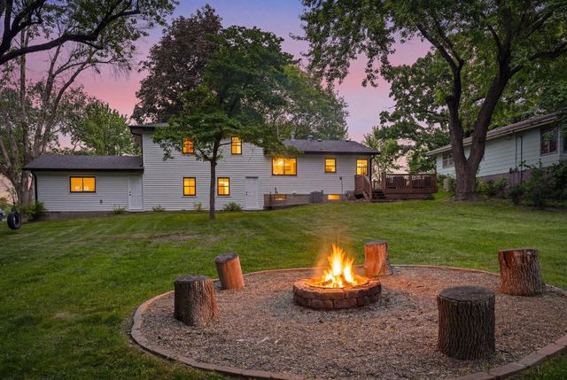 6525 Maple Drive, Waconia, MN 55387