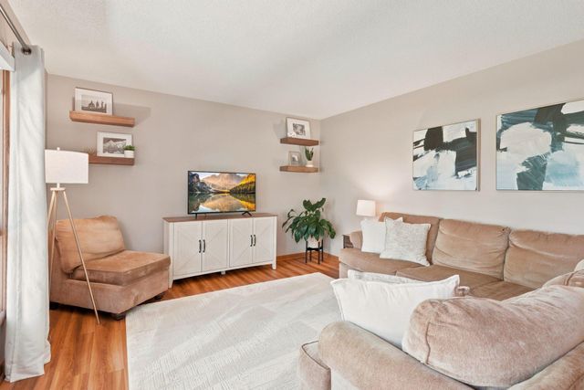 6525 Maple Drive, Waconia, MN 55387