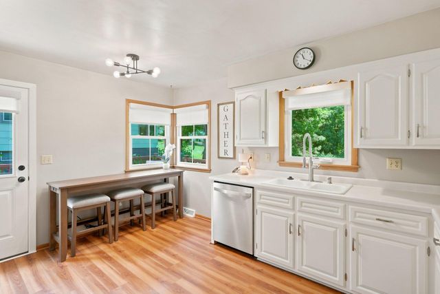 6525 Maple Drive, Waconia, MN 55387