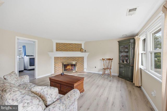 901 CHELTEN PKWY, Cherry Hill, NJ 08034