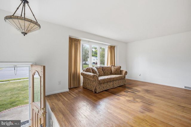901 CHELTEN PKWY, Cherry Hill, NJ 08034