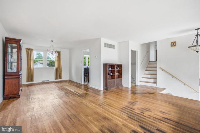 901 CHELTEN PKWY, Cherry Hill, NJ 08034