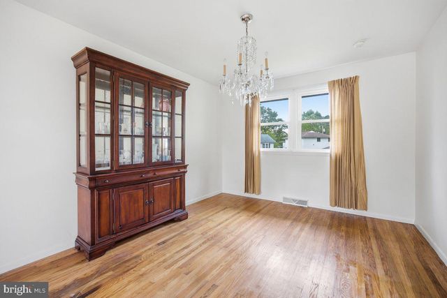 901 CHELTEN PKWY, Cherry Hill, NJ 08034