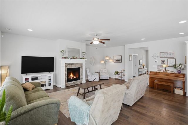 3476 Raintree CIR, Suffolk, VA 23435