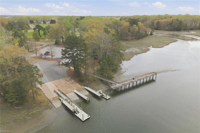 3476 Raintree CIR, Suffolk, VA 23435