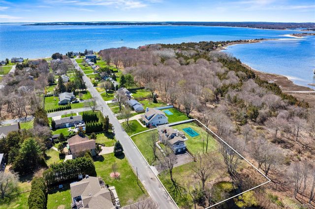 580 Gin Lane, Southold, NY 11971