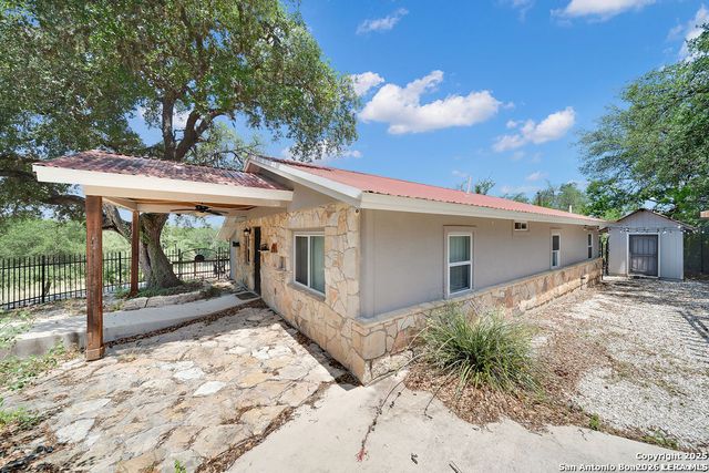 690 Windrush, Canyon Lake, TX 78133
