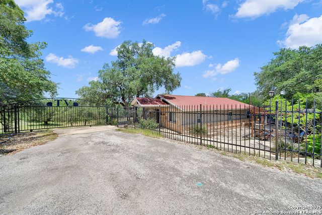 690 Windrush, Canyon Lake, TX 78133