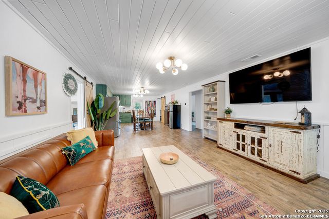 690 Windrush, Canyon Lake, TX 78133